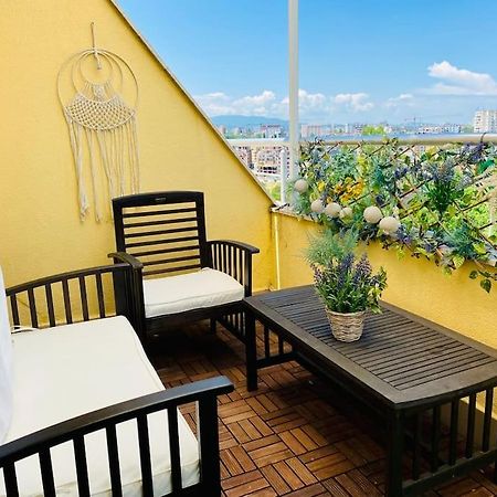 Stylish Magenta Apartment - Terrace & Free Parking Софія Екстер'єр фото