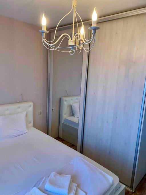 Stylish Magenta Apartment - Terrace & Free Parking Софія Екстер'єр фото