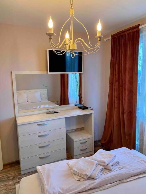 Stylish Magenta Apartment - Terrace & Free Parking Софія Екстер'єр фото